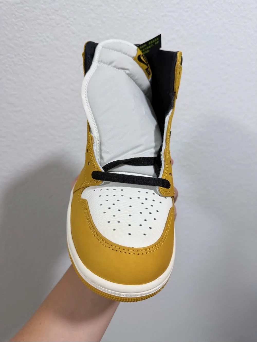 Air Jordan 1 high mustard yellow